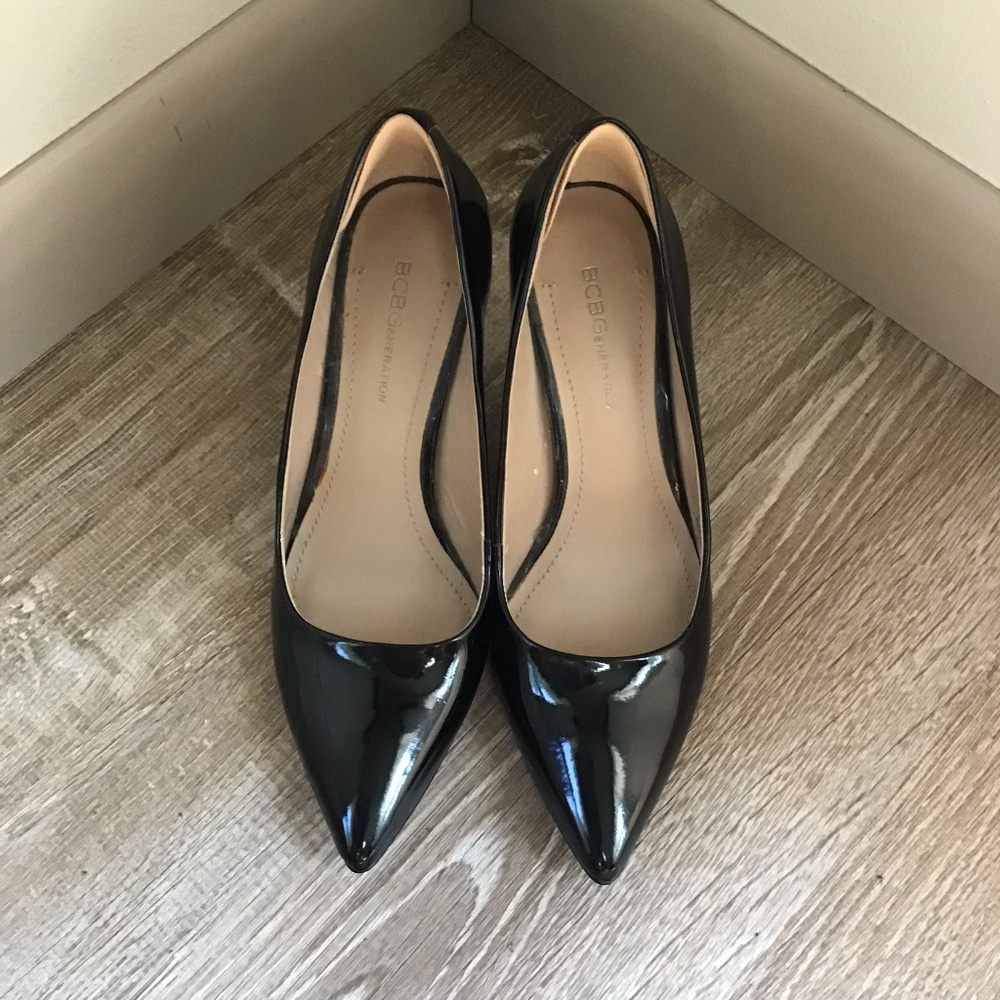 BCBGeneration SEXY BLACK PATENT HIGH HEELS 6.5 M EUC